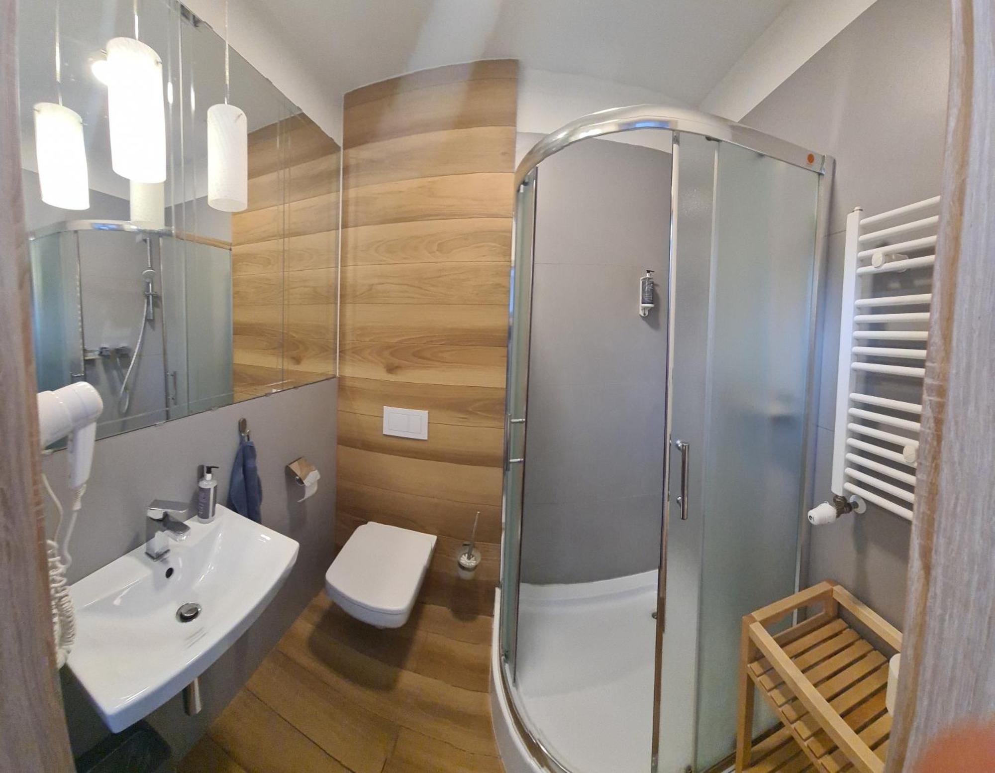 Motel Es8Bar Lozina Exteriér fotografie