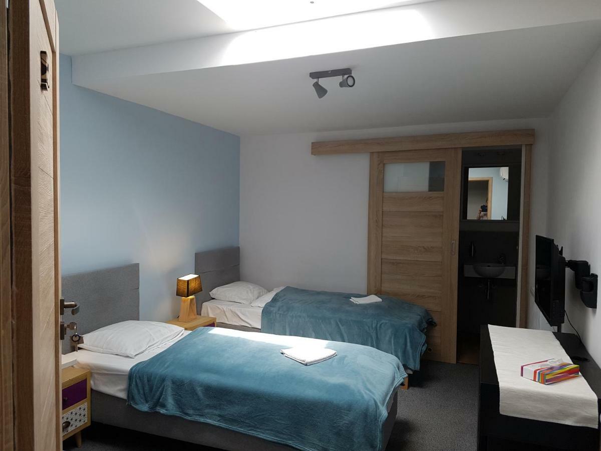 Motel Es8Bar Lozina Exteriér fotografie